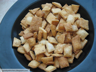 Preety's Kitchen: Matar/Mathri