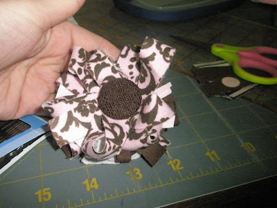 Selvage Edge Scraps Spike Fabric Flower craft idea tutorial brown and pink hair bow green 