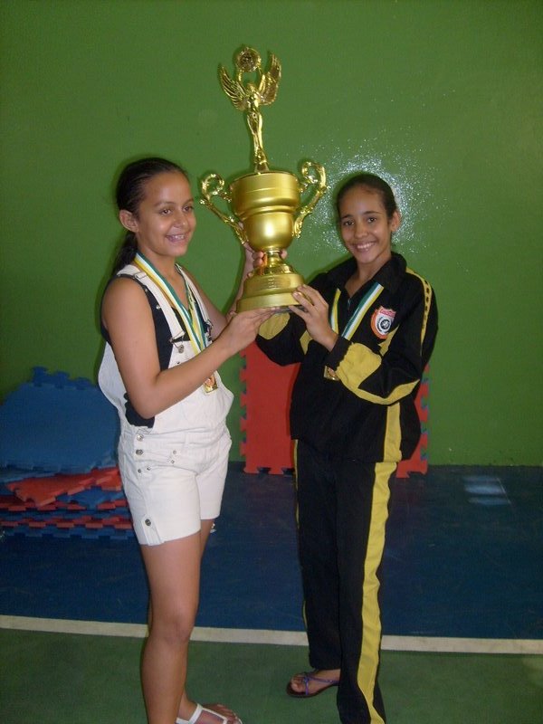 [lari+e+lai+rsrsr.jpg]