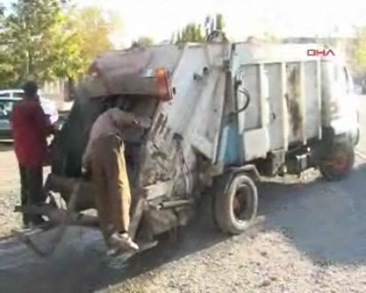 [JOnah+11+Truck+go.jpg]