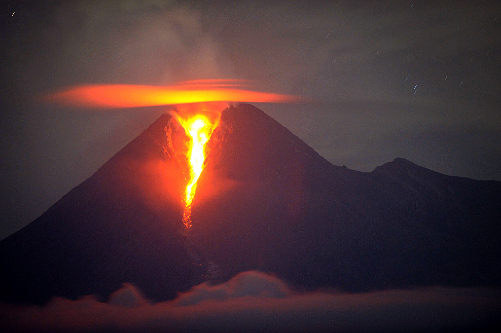 Geografia Sem Segredo Sobe para 240 número de mortos por vulcão Merapi
