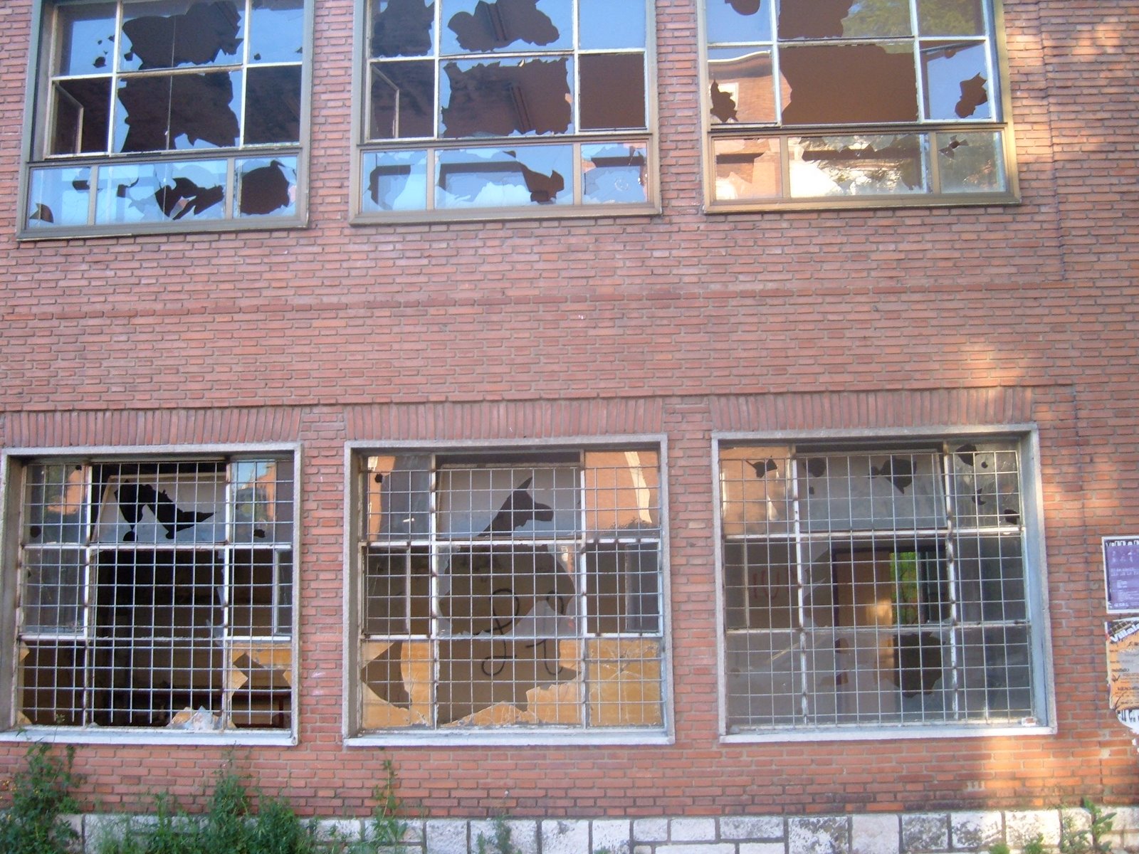 [colegio+vacío.JPG]