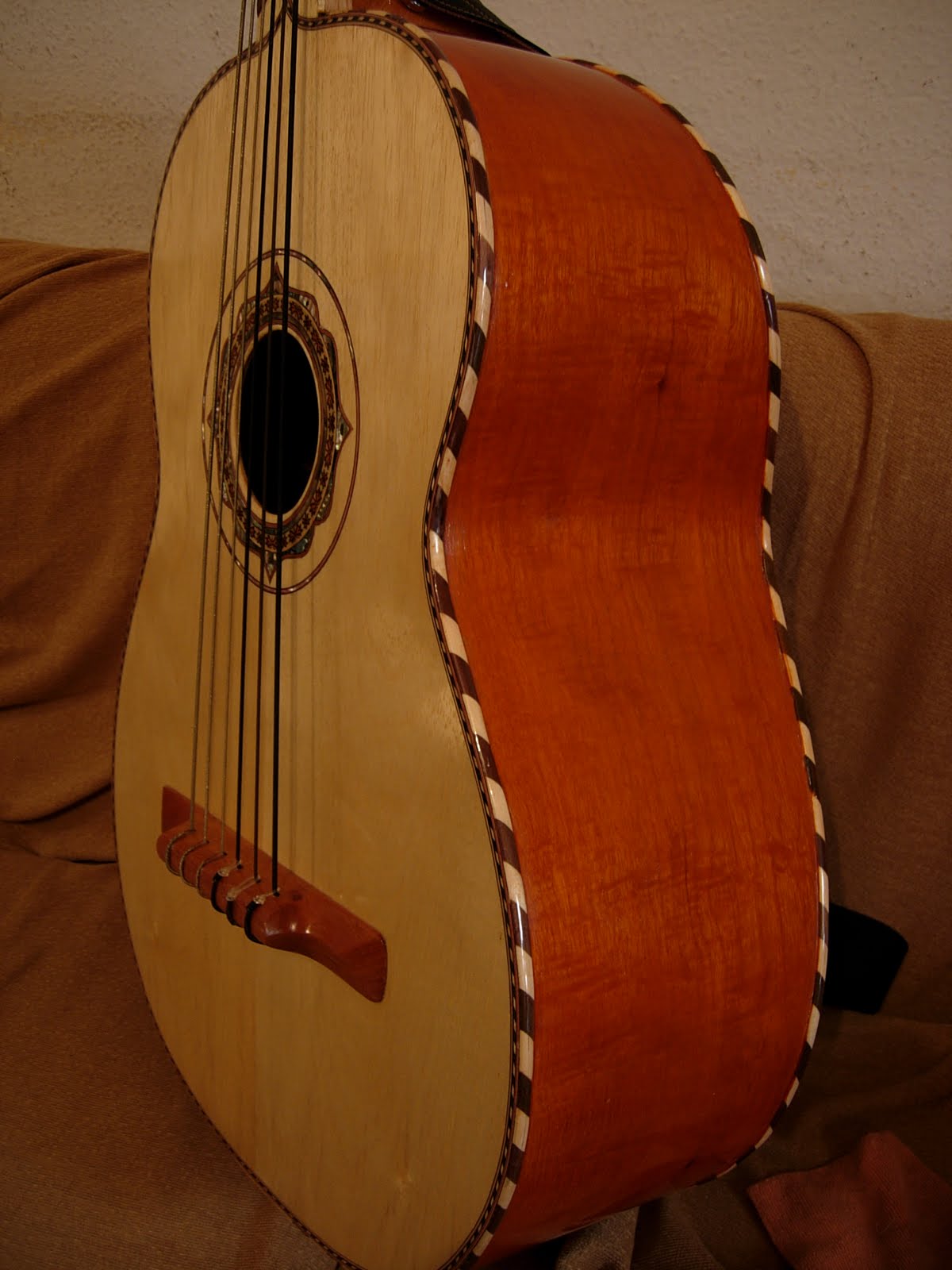 GUITARRONES GUITARRONES ESTÁNDAR