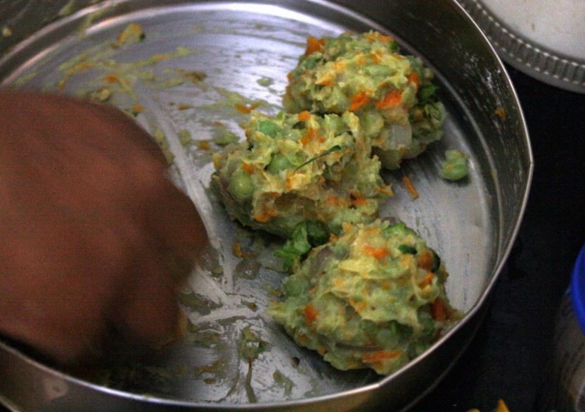 [Aloo+Mater+Tikkis+6.jpg]