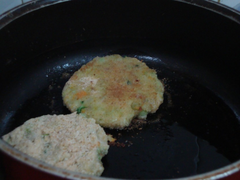 [Aloo+Mater+Tikkis+10.jpg]