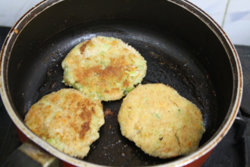 [Aloo+Mater+Tikkis+11.jpg]