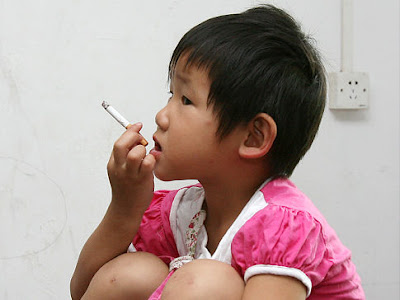 Niña fumadora