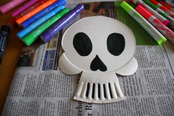 scrumdillydo! Make Paper Plate Calaveras Masks!
