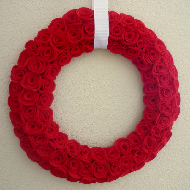 Tutorial for making a felt roses Valentine wreath