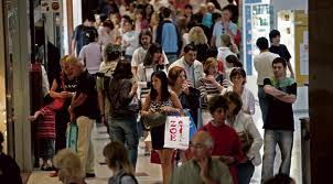 Navidad: Compras navideñas saturan las tiendas