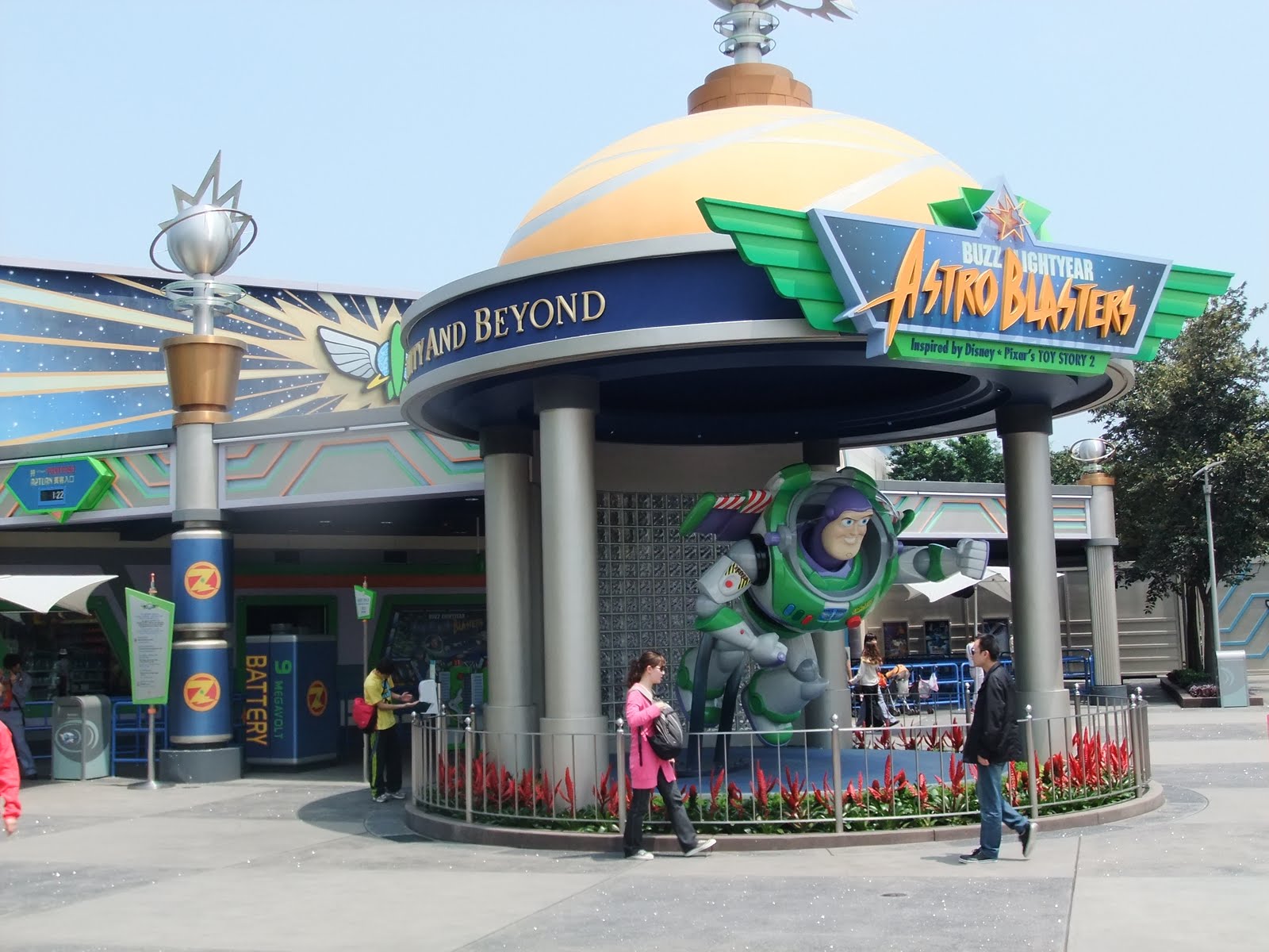 Hong Kong Disneyland Guide & Review: Buzz Lightyear Astro Blasters