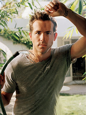 Ryan Reynolds Clothing on Gutter Gals  Ryan Reynolds Has Contracted Serious Case Of Scarlett