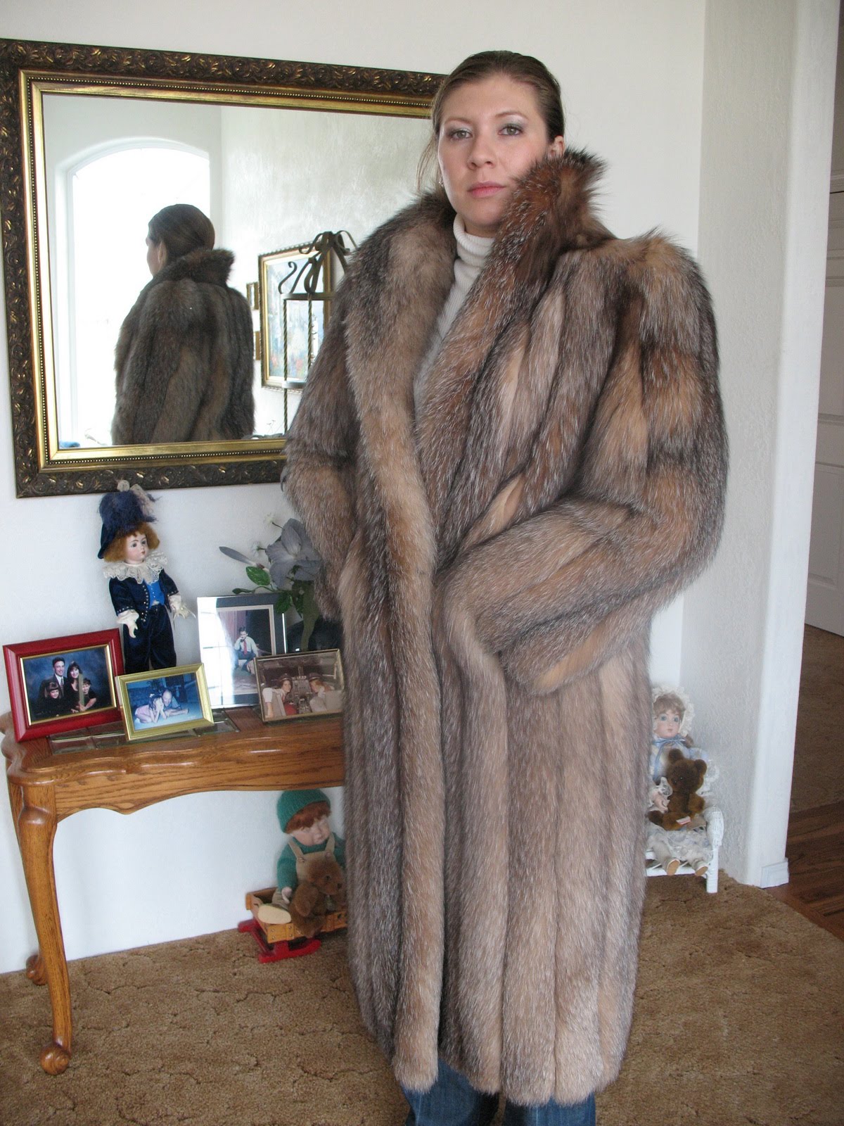 LAFOURRURE2: Crystal fox fur coat