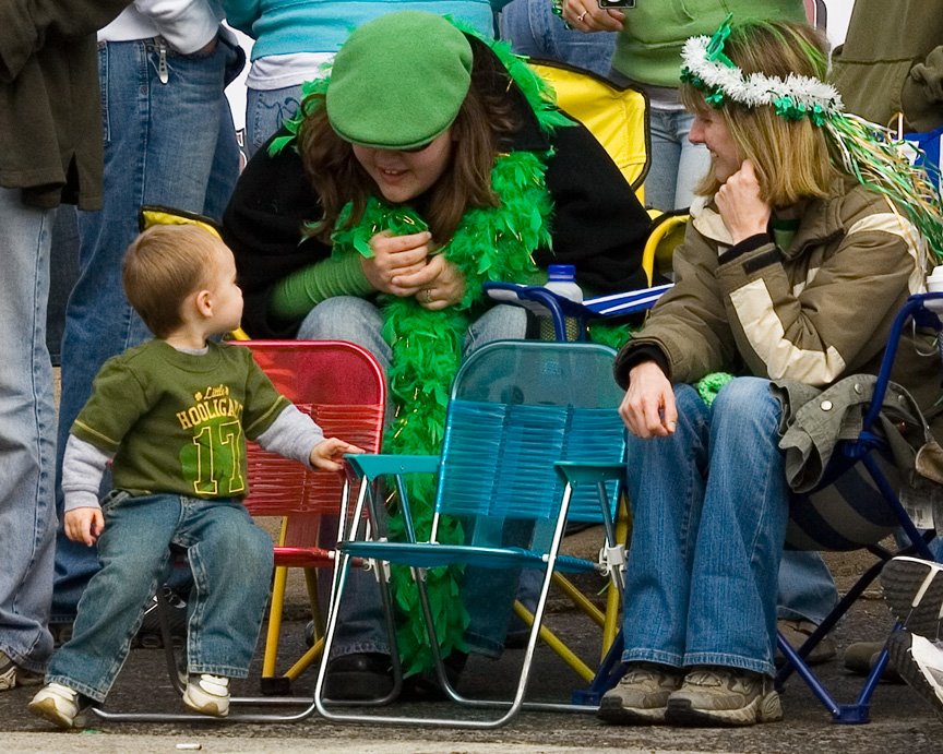 [Parade+crowd+crop+4.jpg]