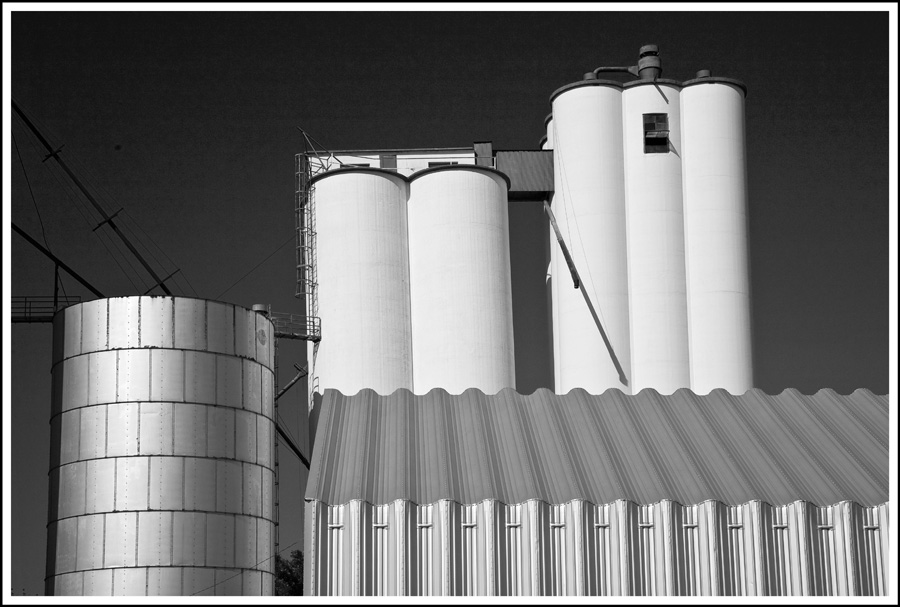 [Hanover+elevator+1+bw+border.jpg]