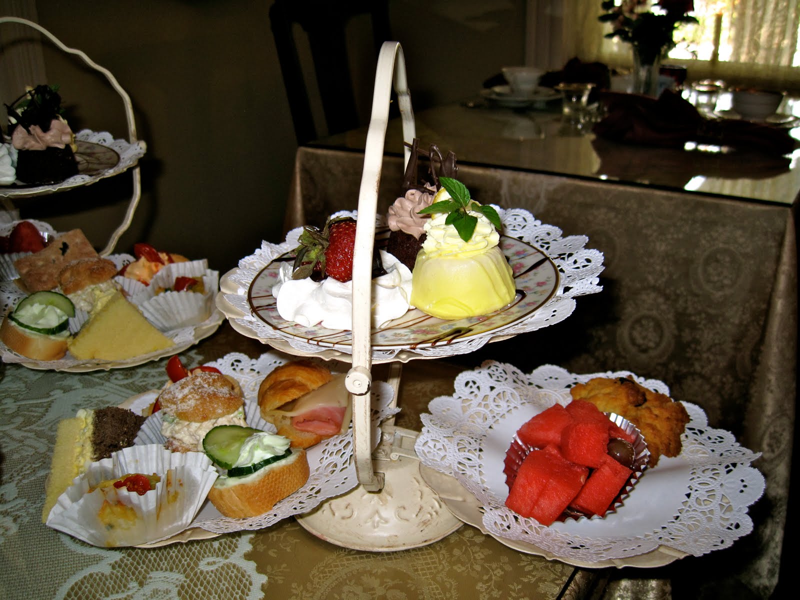 from Sassi, who lived it... Afternoon Tea at The New Leaf Tea Room