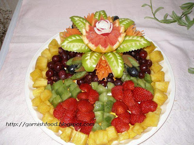 chocolate fountain fruits plated fruit carving garnishes arrangements nicely presented garnishfood dipping