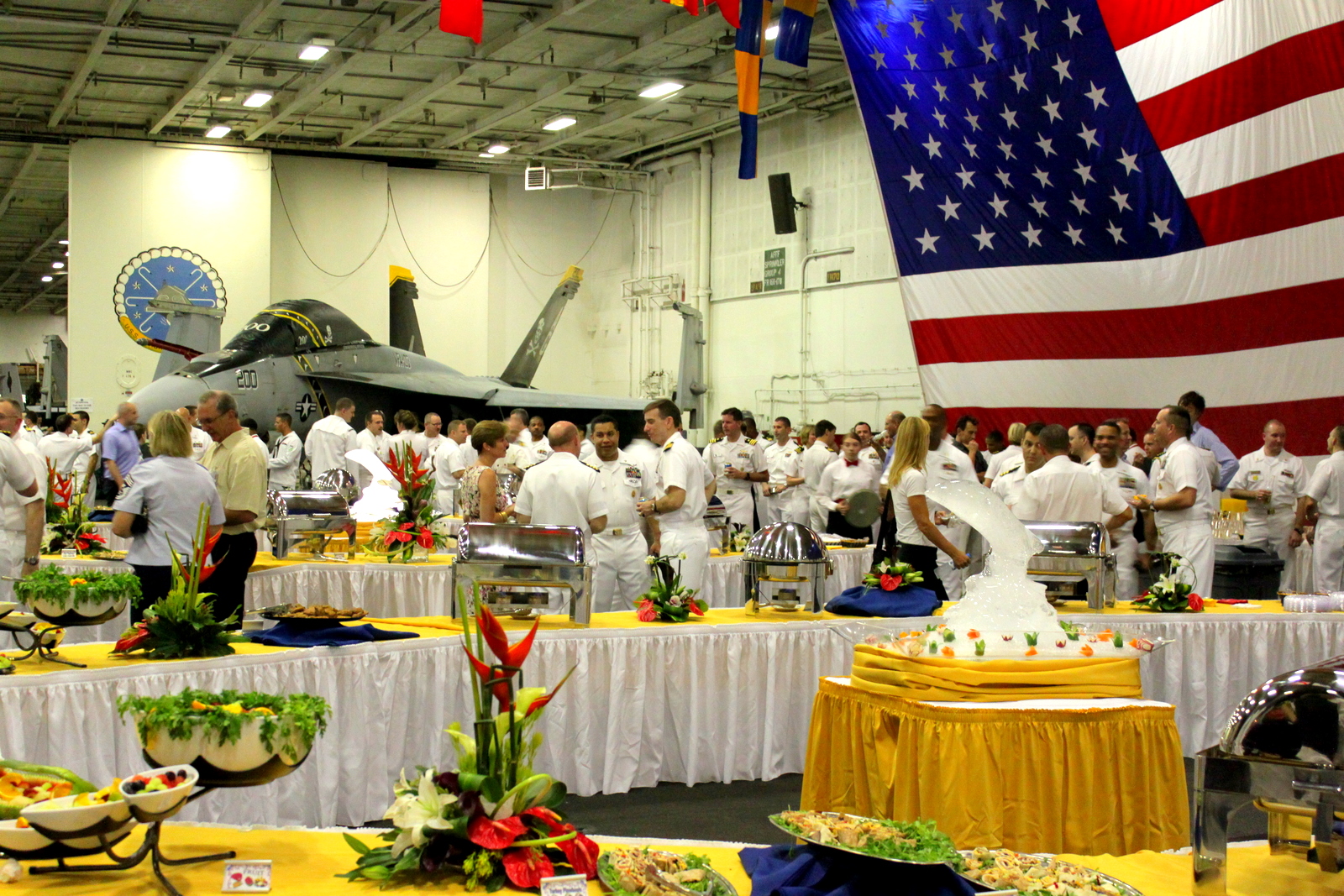 Hello, Dubai! Top Gun courtesy of the Dubai USO and Navy League