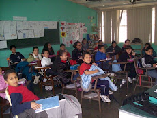 Alumnos  escuchan plática de alternativas para mejorar el ambiente escolar