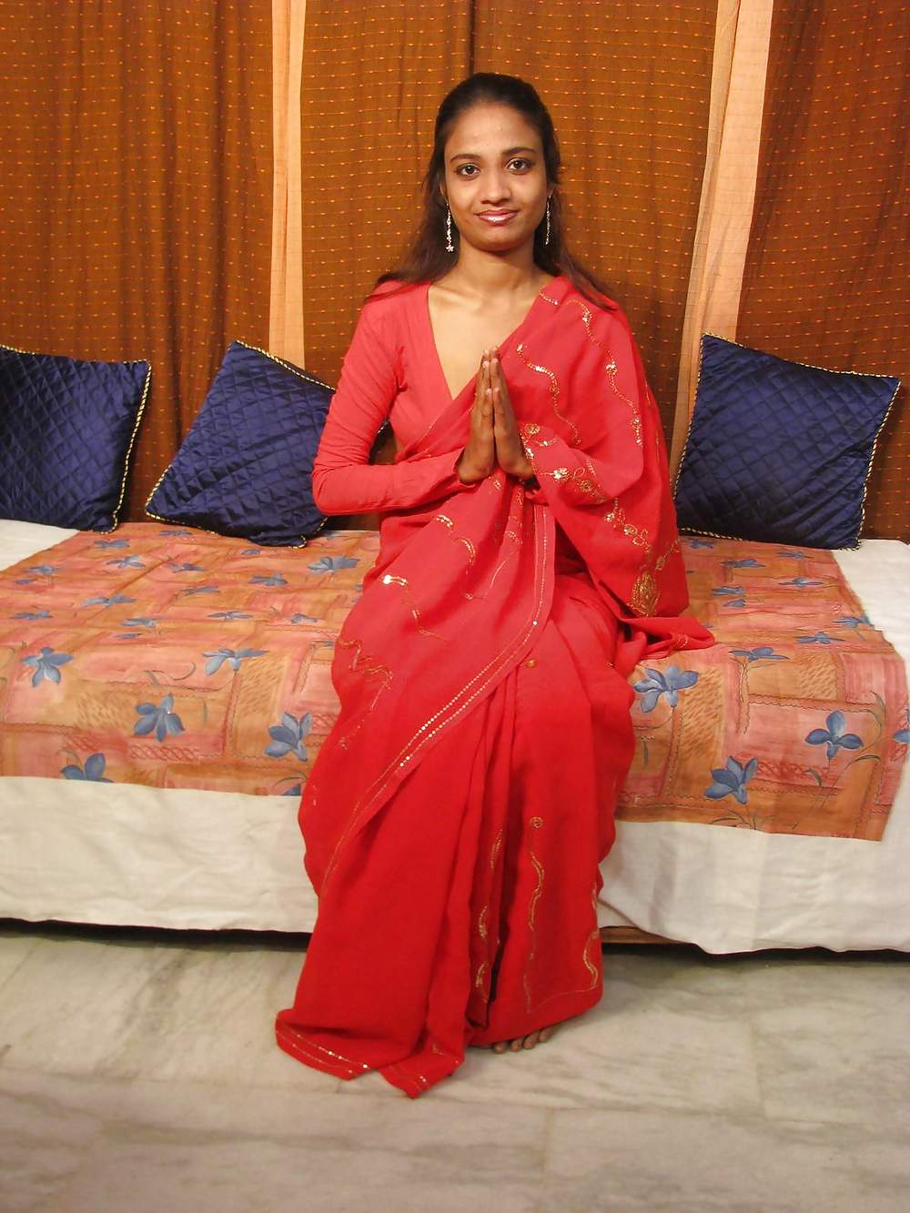 Indian Girls And Aunties Sexy Red Saree