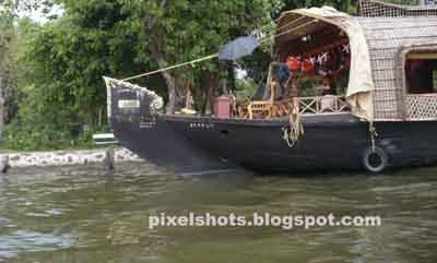 house boats,kumarakom,backwater tourism,kerala-backwaters,river-cruises,vembanadu,kerala-tourism