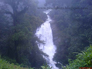 munnar-waterfalls-photos,water falls photograph from the way to munnar hill station kerala tourist spot