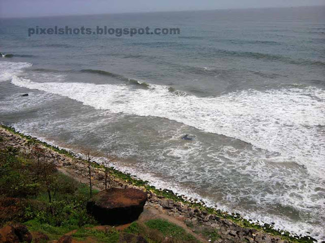 Varkala Beach waves photographed from Cliffs-Kerala Beach in Monsson season
