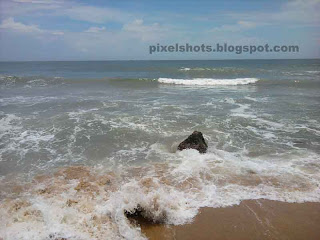 southern kerala beach, south indian famous beaches, tropical beach photos,small beach rocks in kerala beaches