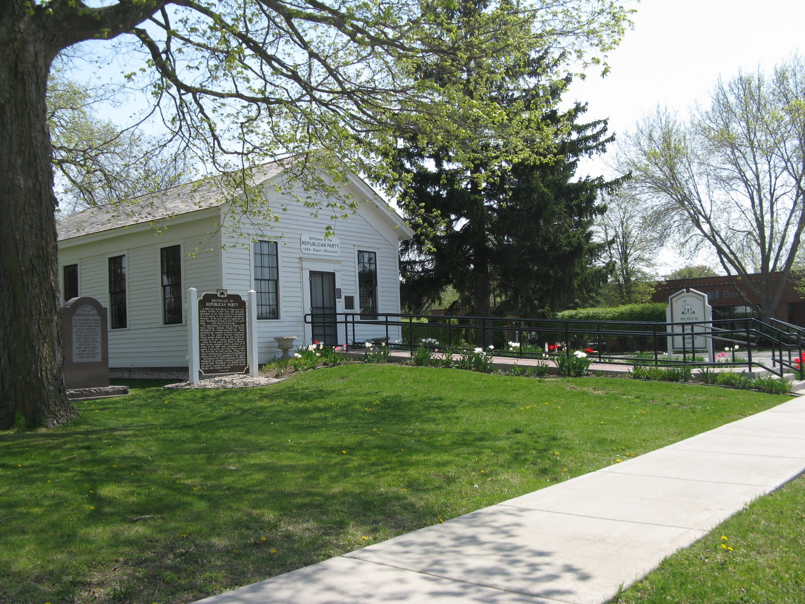 Tarra's Travels Anamosa & Dubuque, Iowa and Madison & Ripon, Wi.