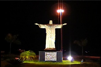 Cristo dá boas-vindas a quem visita Tangará da Serra