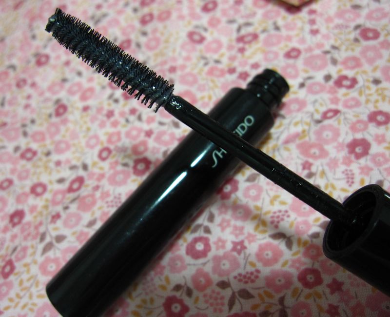 Rouge Deluxe Shiseido Nourishing Mascara Base