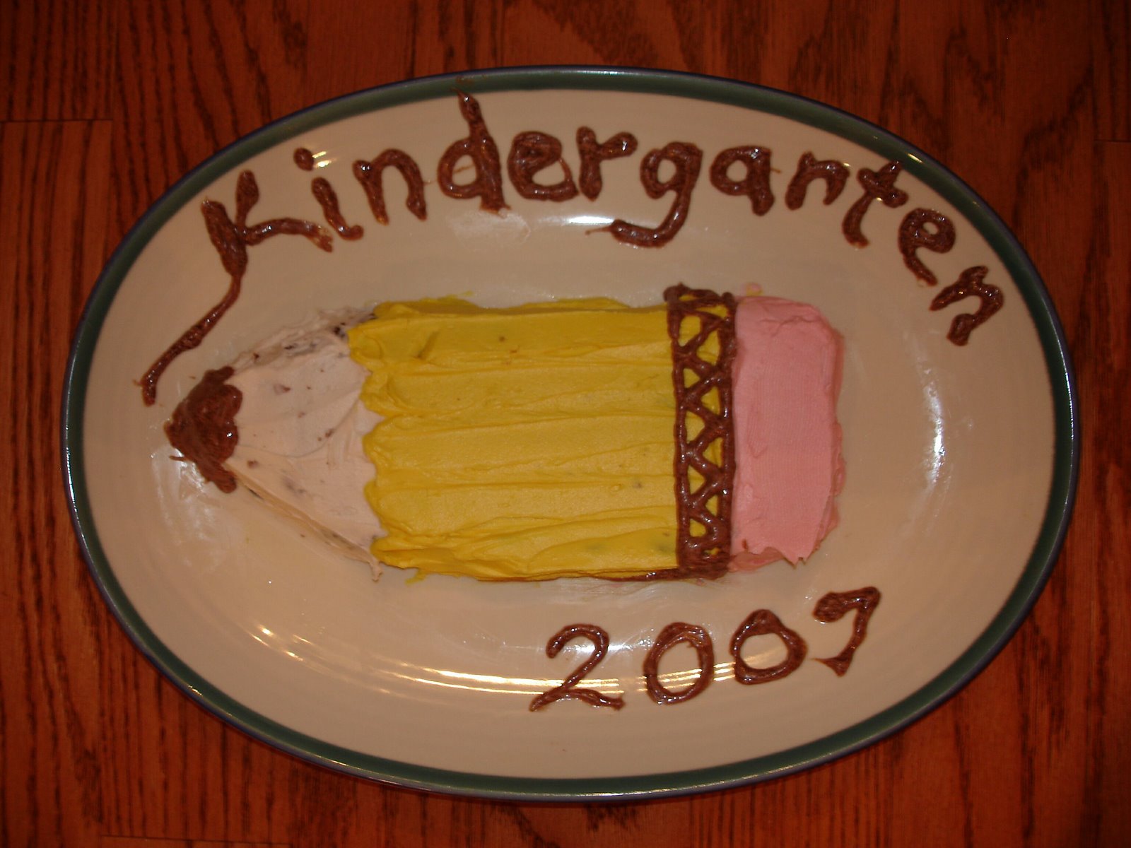 [kindergarten+cake.jpg]