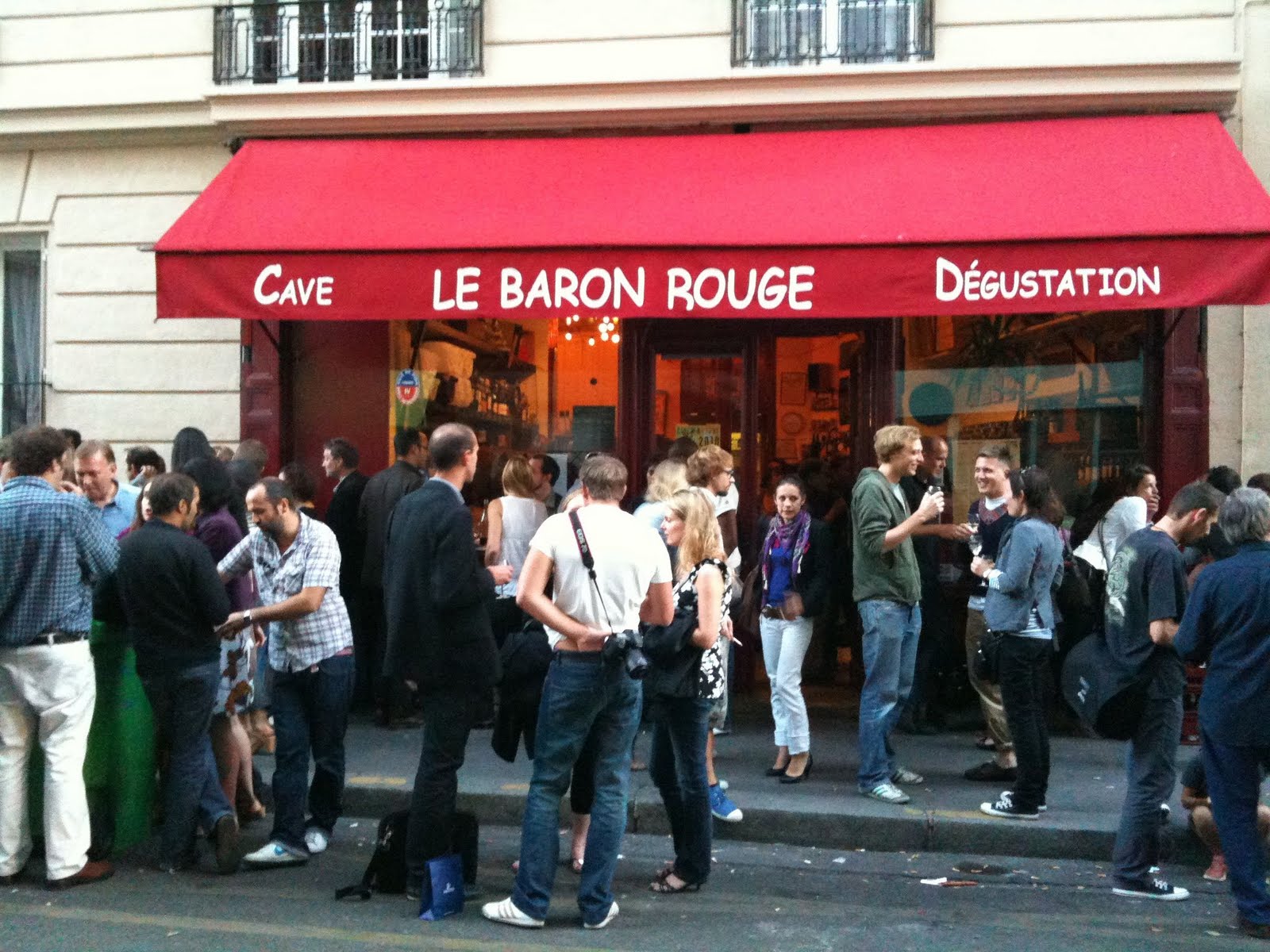 Le Baron Rouge 1 Rue Théophile Roussel 75012 Paris Paris je t'aime: 10 θρυλικά cafe bistro στο Παρίσι