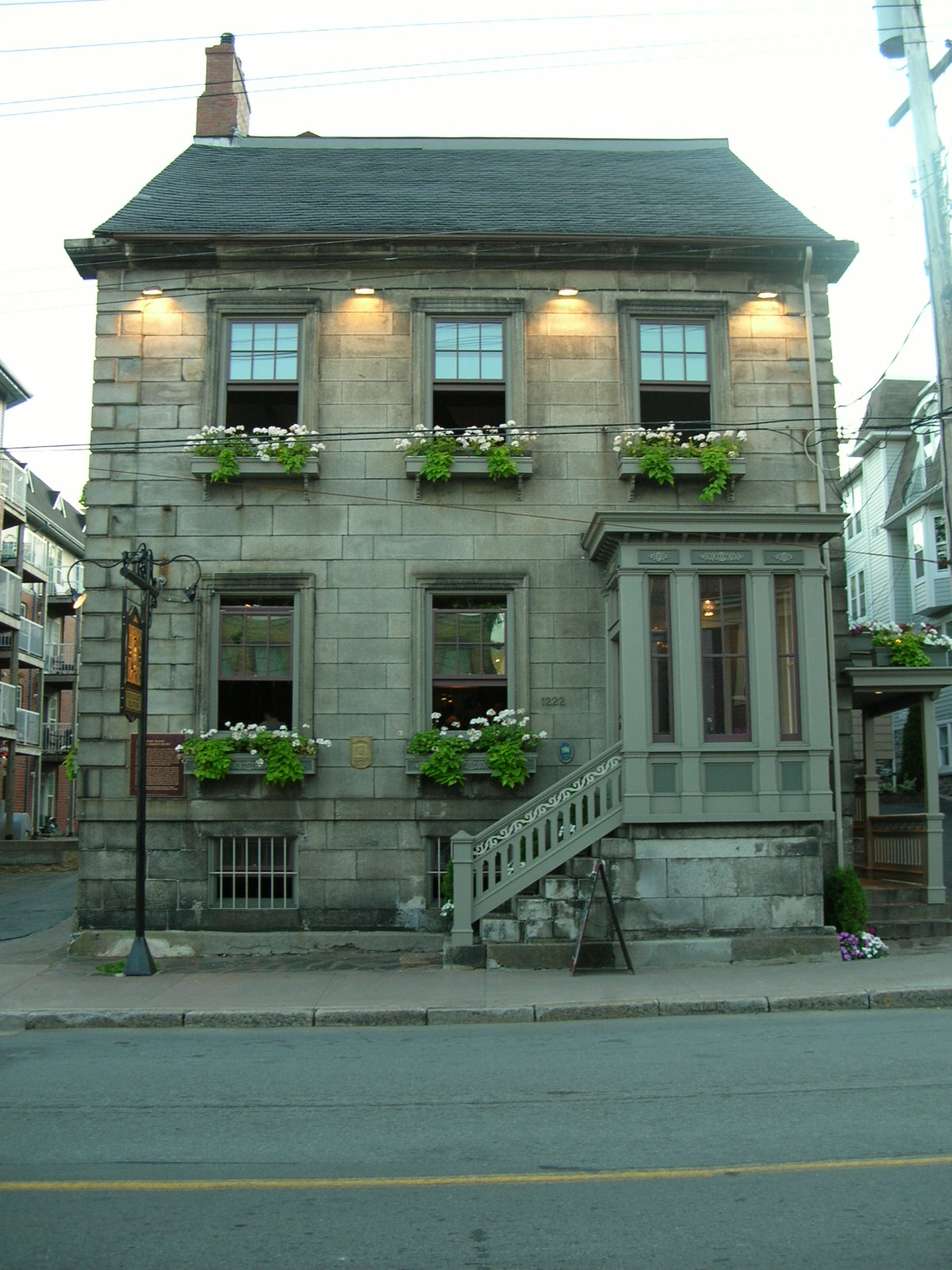 [Henry+House+Pub.JPG]