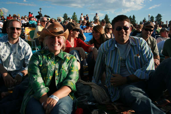 [20080806_august+2008+brooks+and+dunn_3307.JPG]