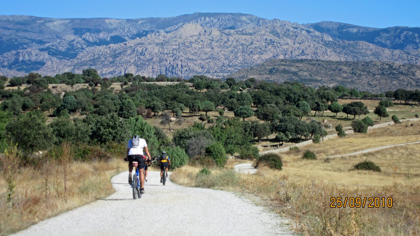 BOULDER BIKERS 25910 TRES CANTOSPUENTE MARMOTAPUENTE MEDIEVALCOLMENARARROYO TEJADATRES