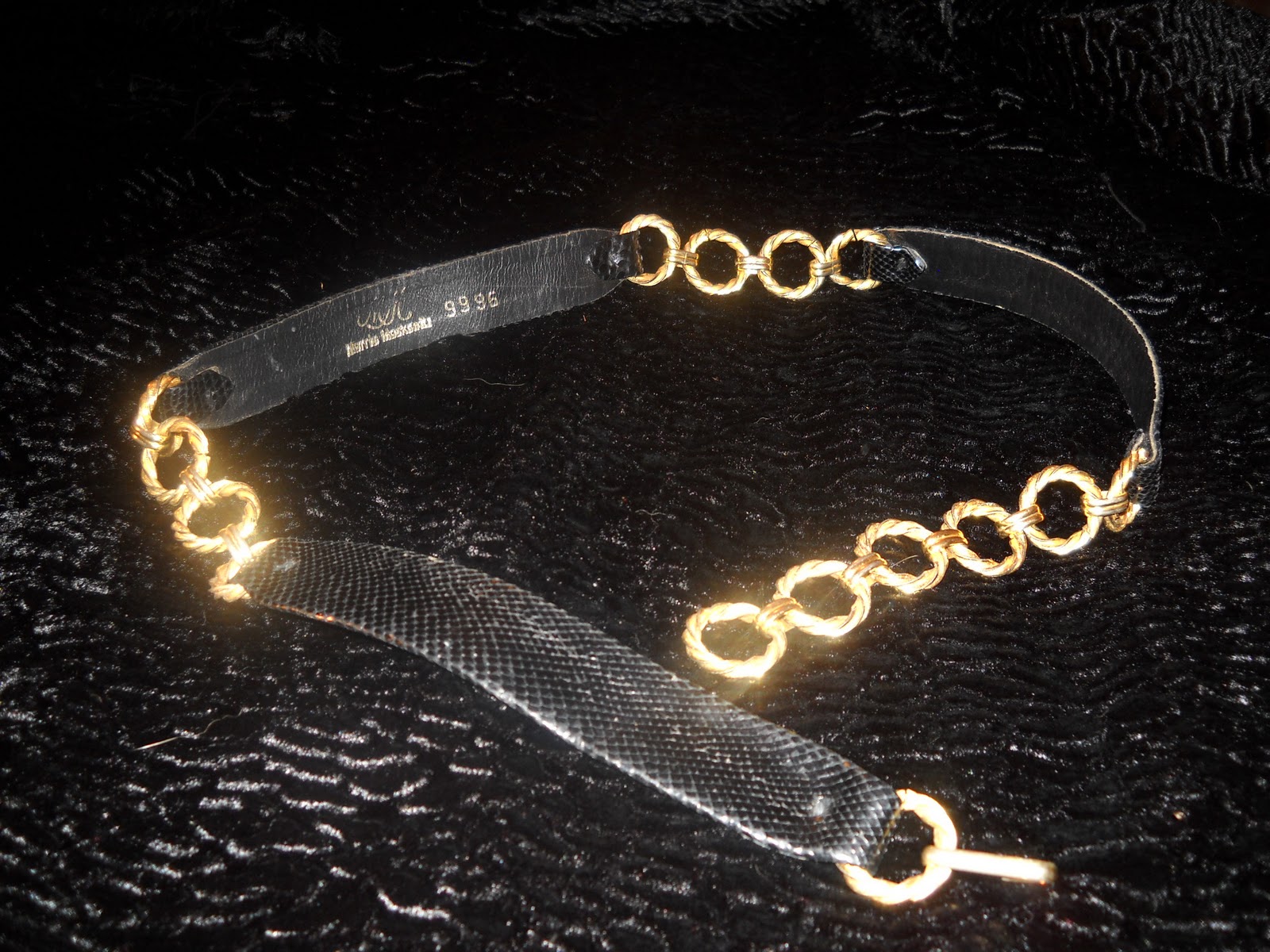 Morris & Lucy's closet Vintage belt black leather with gold loop chain