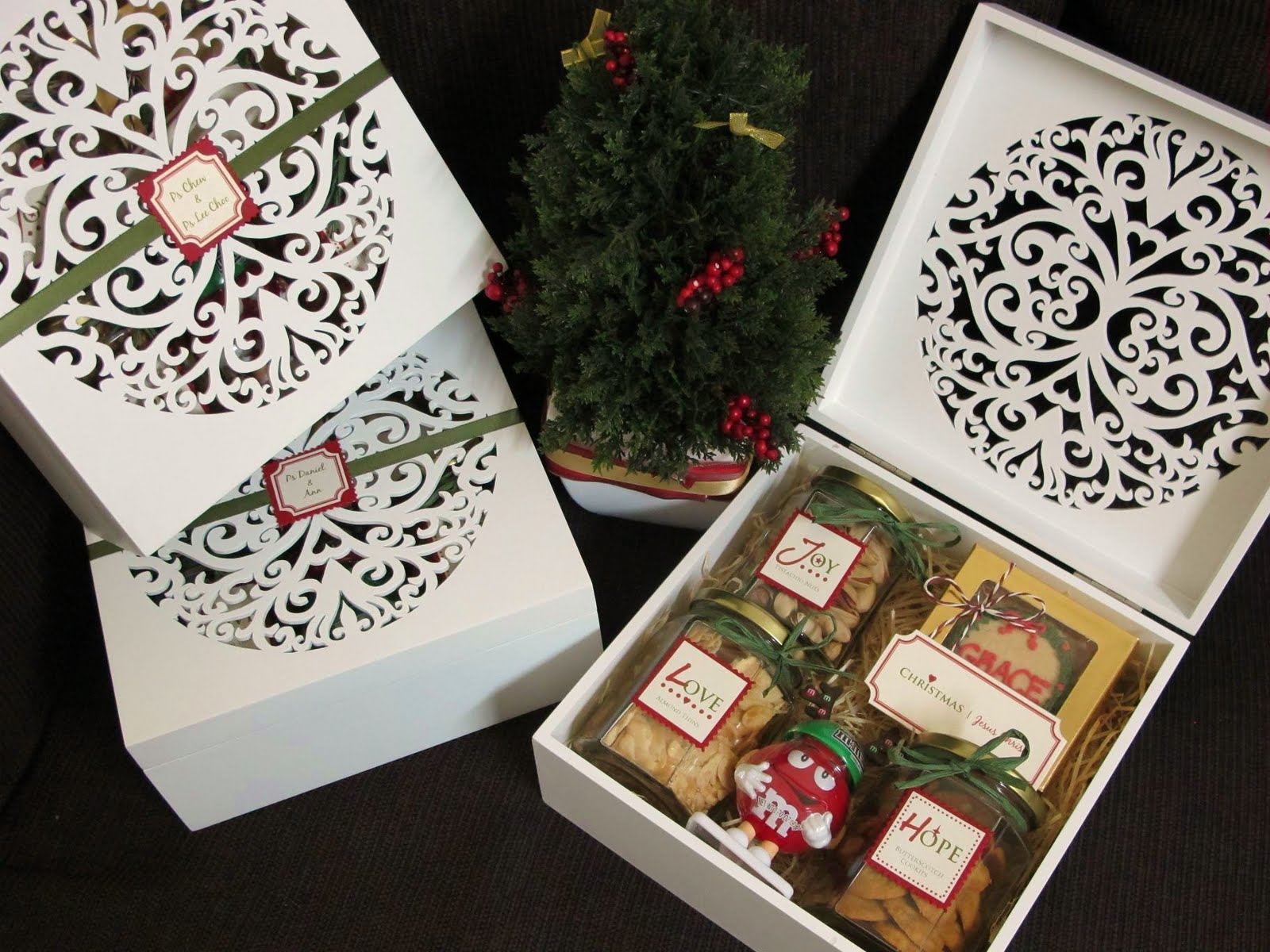 JA Homebaked Seasonal Gift Box