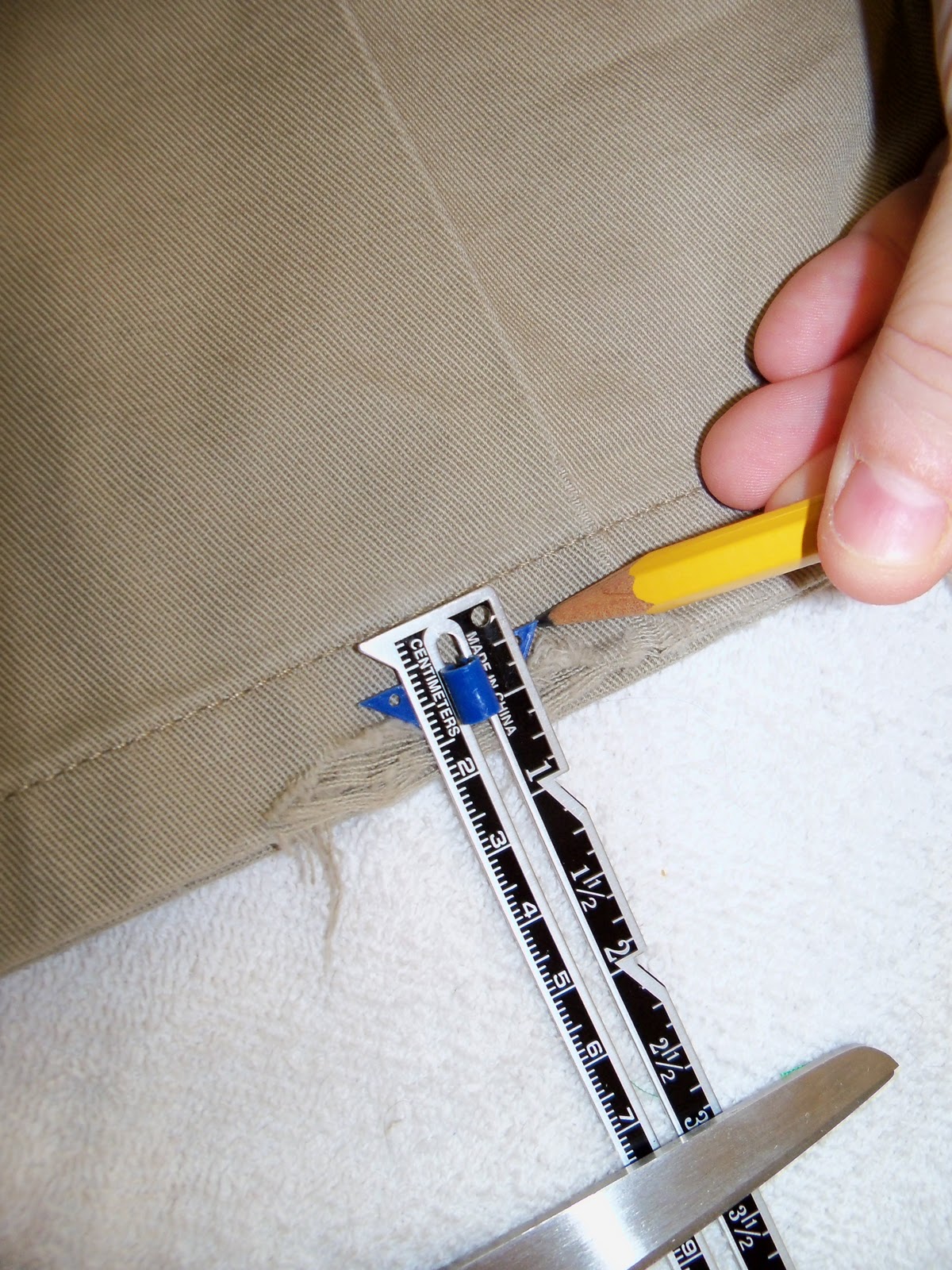 The Adventures of a Sewing Noob Photo Tutorial How to Fix Frayed Pants