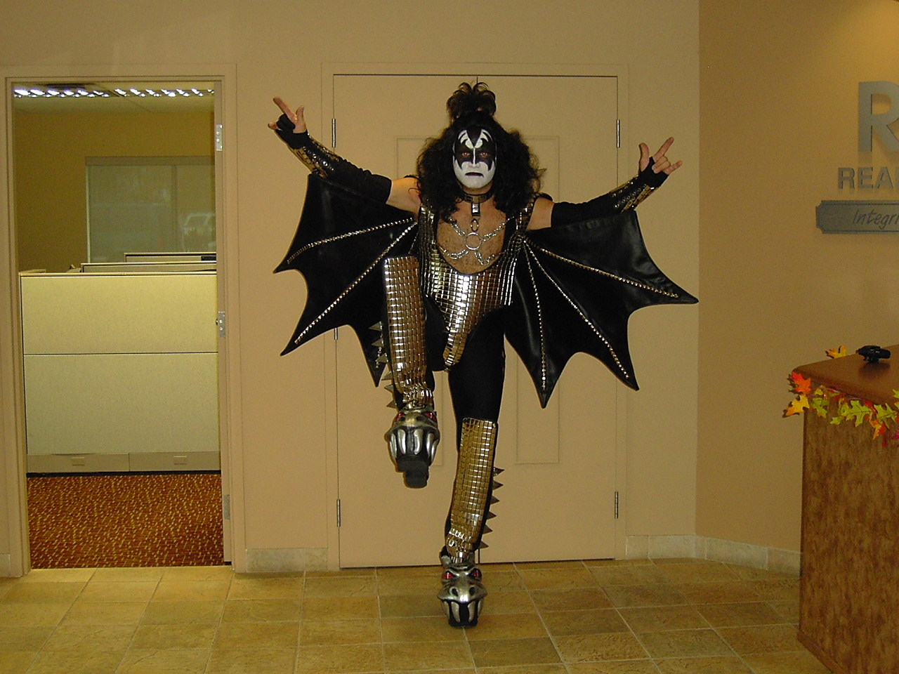 KISS COSTUMES & BOOTS: THE BEST HALLOWEEN COSTUME