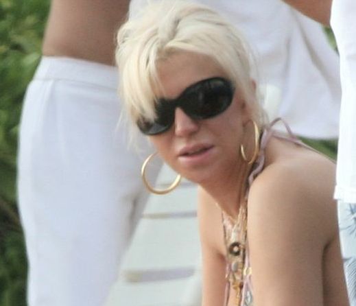 [courtneybeach7.jpg]