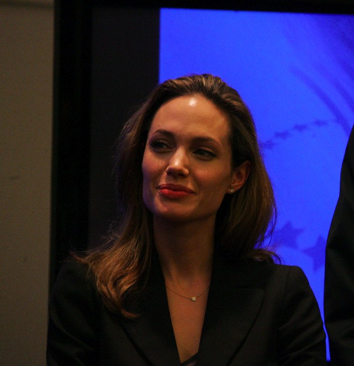 [jolie.jpg]