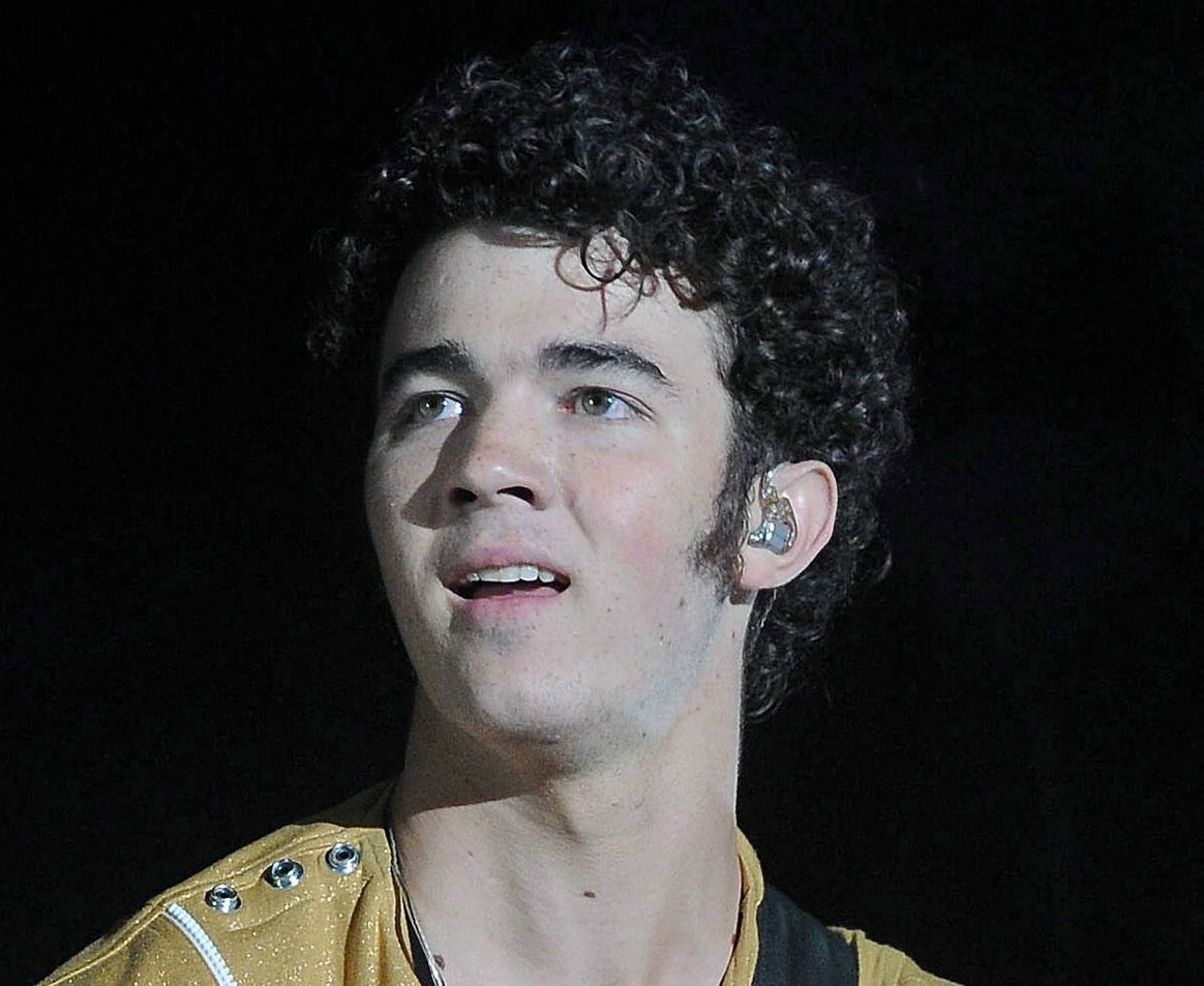 [uglyjonasbrother.jpg]
