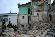 Il crollo di un edificio, quartiere San Girolamo in Bari