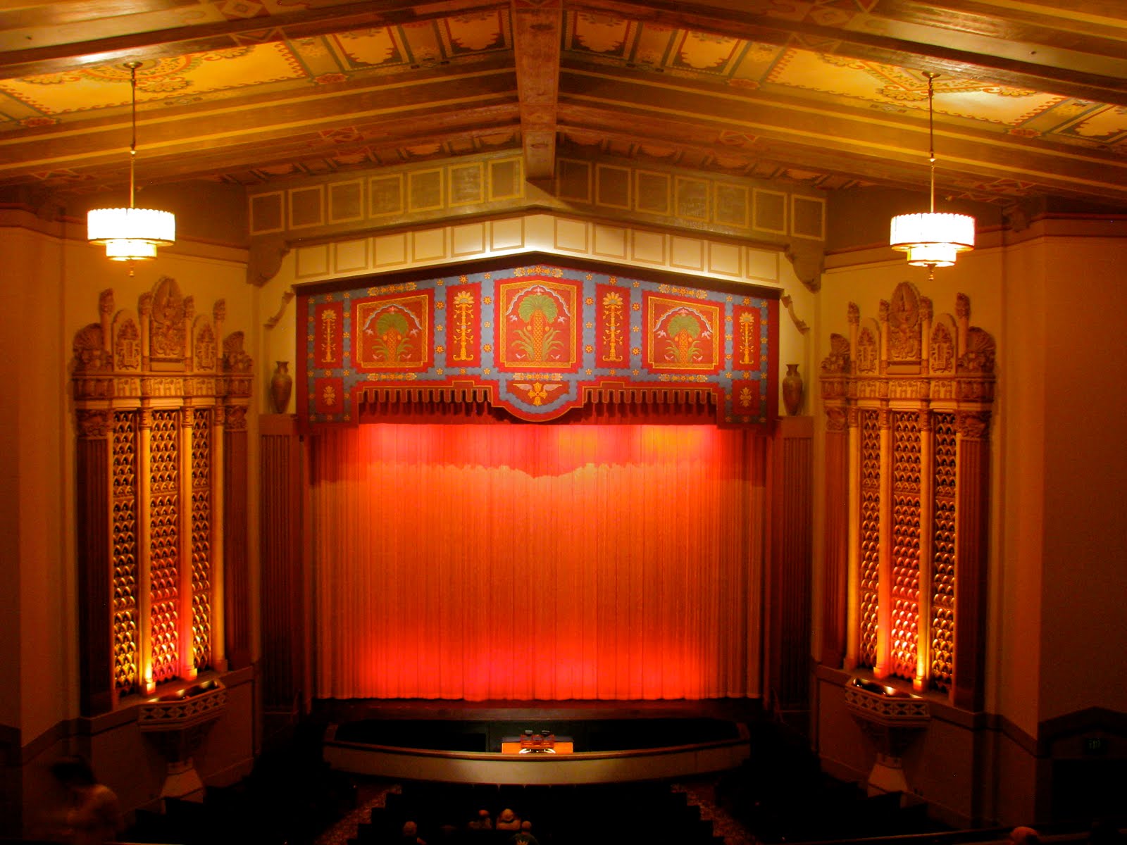 At The Movie House: The Stanford Theatre