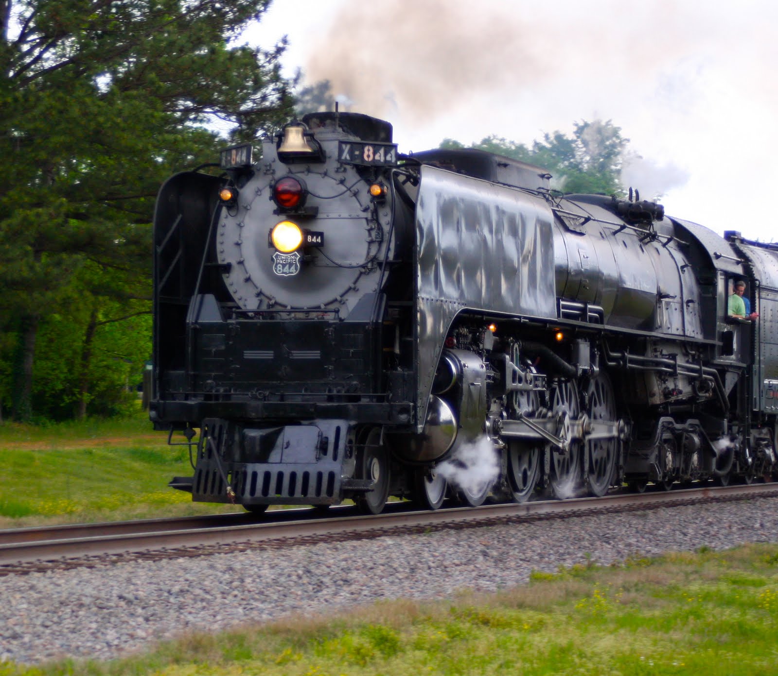 thresher-family-follies-union-pacific-844-locomotive