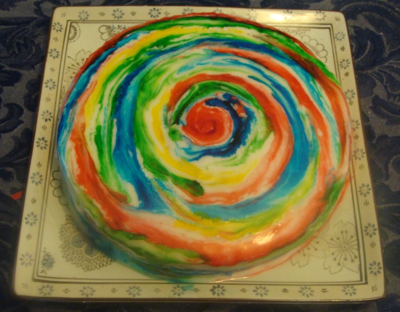[OL+of+Fatima+iced+cake+top.jpg]