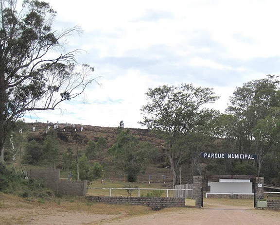 Parque Cerro Nico Pérez, ascendiendo el cerro, se puede llegar hasta la imagen de María Auxiliadora