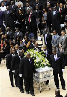The Nubian Epistle: Thousands Turn Out for Steve McNair's Funeral