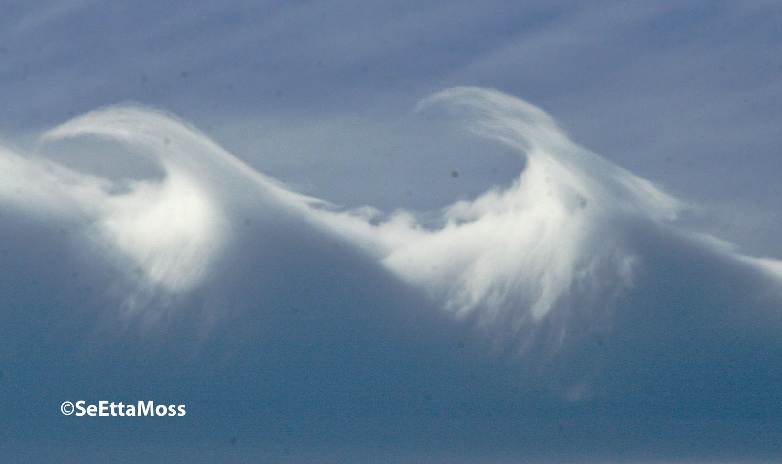 Close up view of 'rotor' or wave clouds